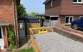 Meadow View - A Studio With Free Parking And A Sunny Terrace