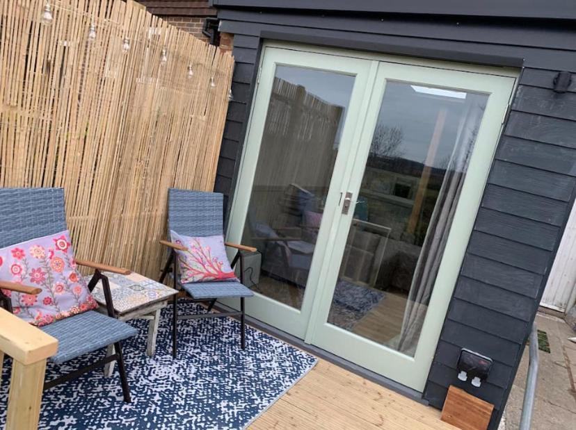 Meadow View - A Studio With Free Parking And A Sunny Terrace Lewes Exterior photo