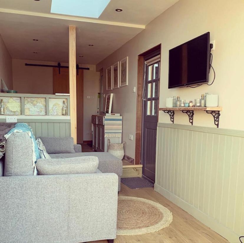 Meadow View - A Studio With Free Parking And A Sunny Terrace Lewes Exterior photo